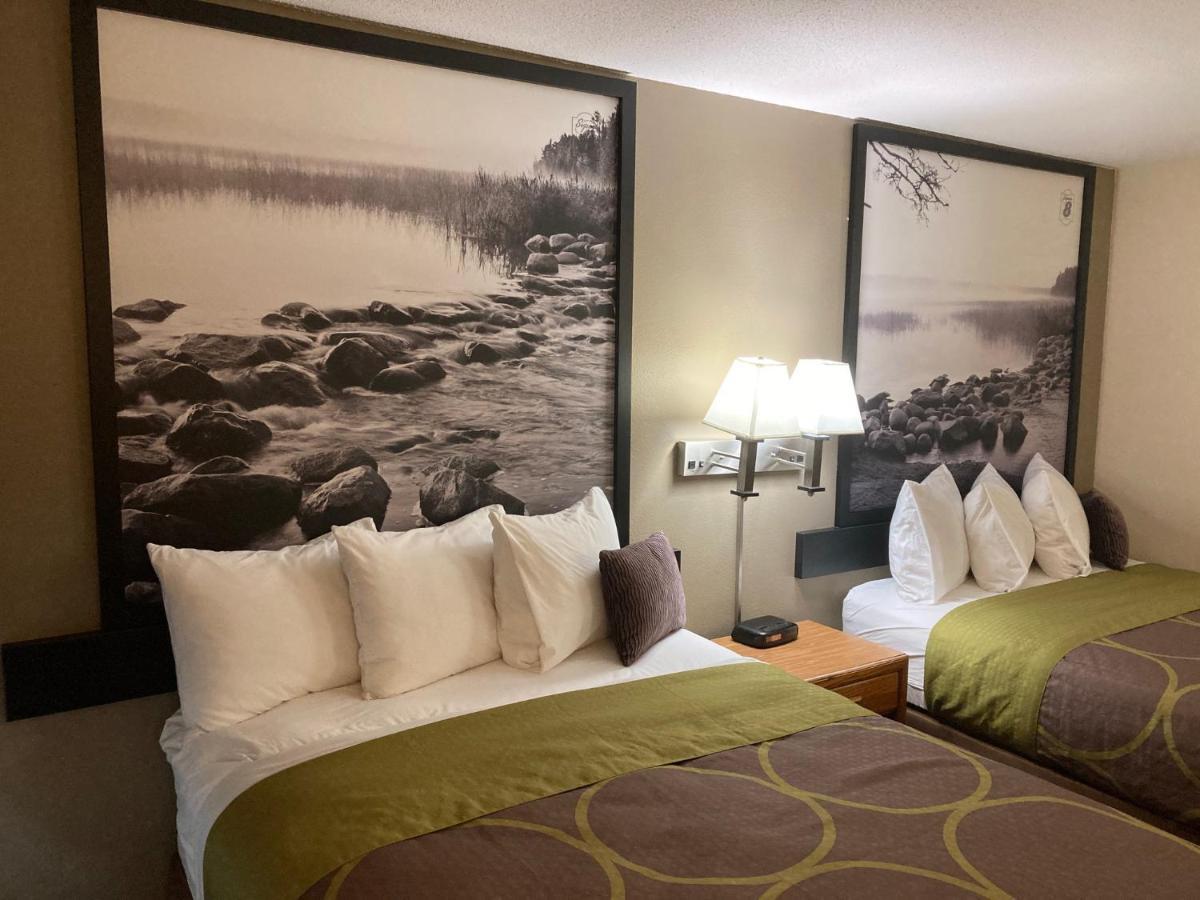 Super 8 By Wyndham Chisago City Exterior photo