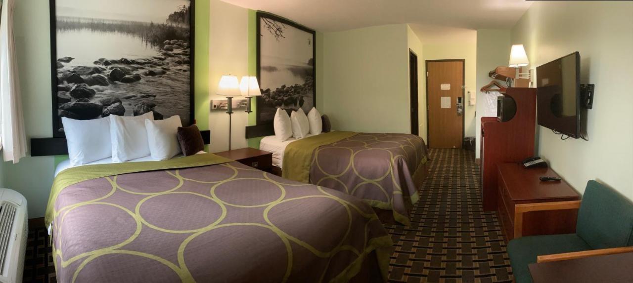 Super 8 By Wyndham Chisago City Exterior photo