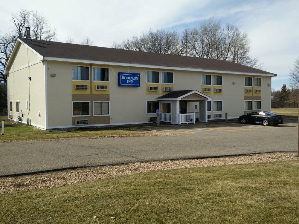 Super 8 By Wyndham Chisago City Exterior photo