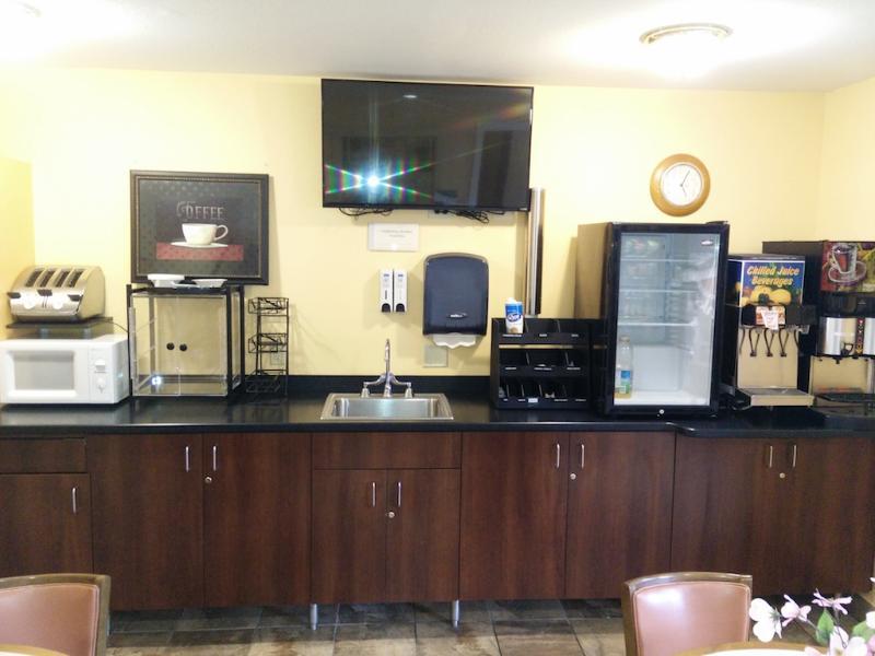 Super 8 By Wyndham Chisago City Exterior photo