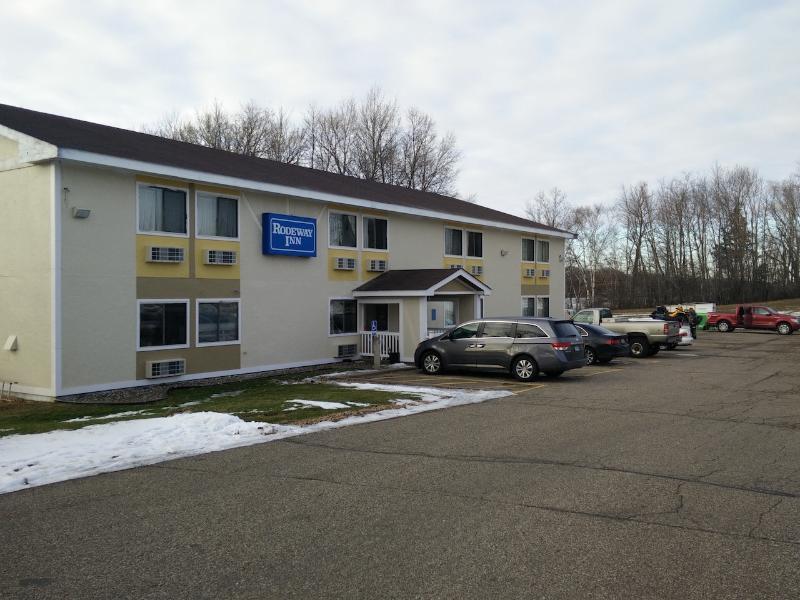 Super 8 By Wyndham Chisago City Exterior photo